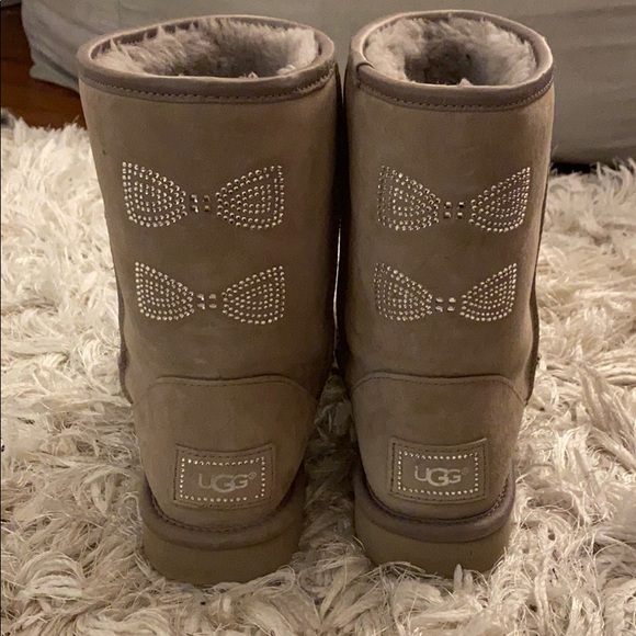 Sparkle Bow Ugg Boots - Picture 1 of 4